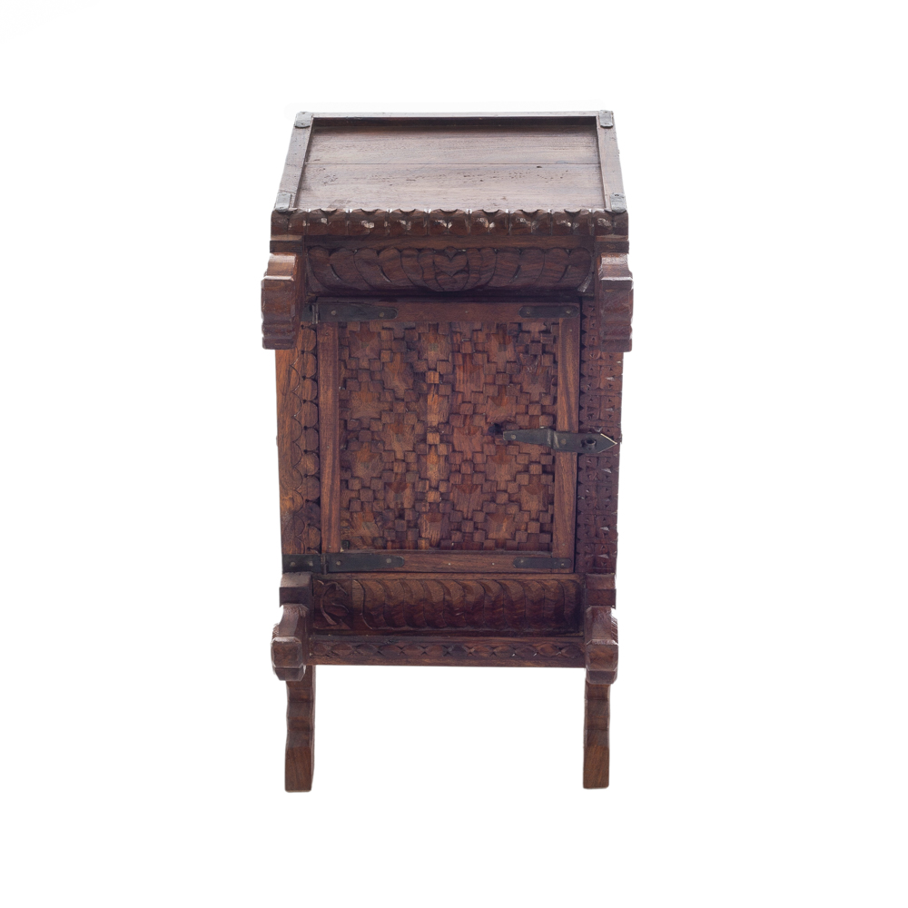 Artekko 017-0822Ξύλινο Μασίφ Σκαλιστό Κομοδινο (31x41x58)cm