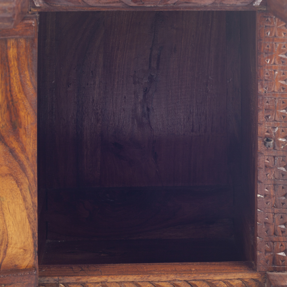 Artekko 017-0822Ξύλινο Μασίφ Σκαλιστό Κομοδινο (31x41x58)cm