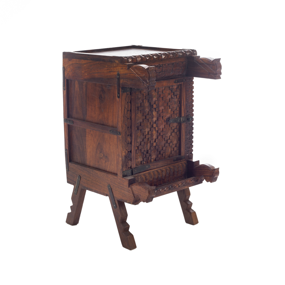 Artekko 017-0822Ξύλινο Μασίφ Σκαλιστό Κομοδινο (31x41x58)cm
